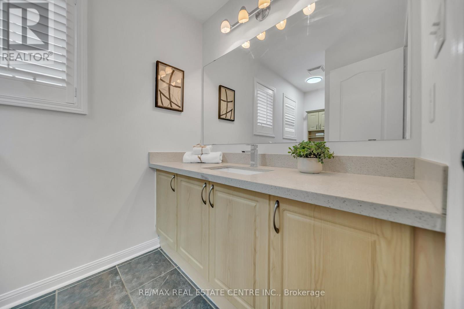 129 Cadillac Crescent, Brampton, Ontario  L7A 3B3 - Photo 35 - W12692874