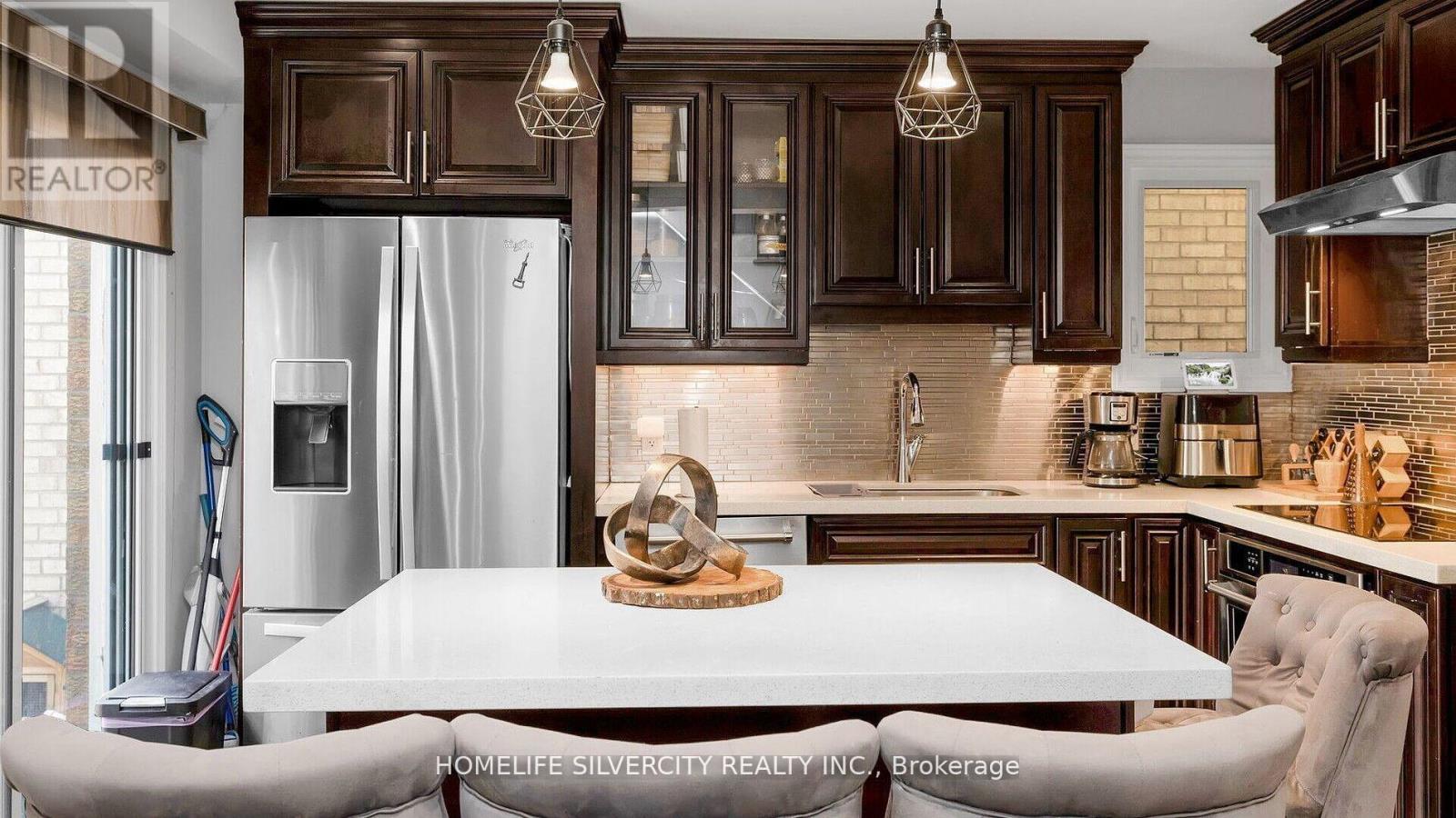 75 Stoneledge Circle, Brampton (Sandringham-Wellington), Ontario  L6R 1G8 - Photo 13 - W12692900