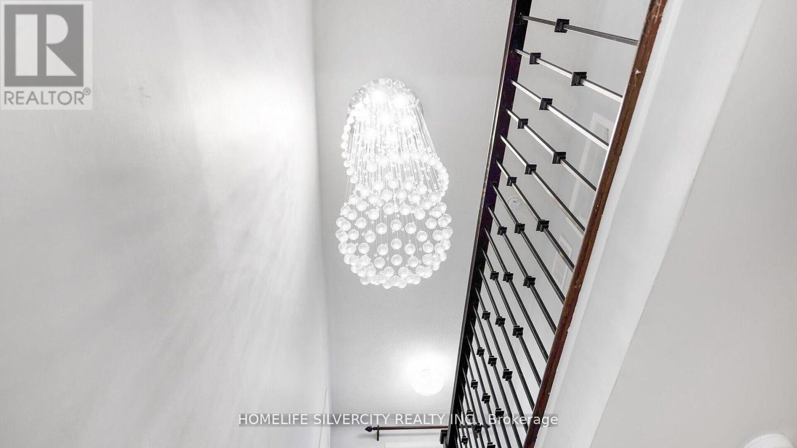 75 Stoneledge Circle, Brampton (Sandringham-Wellington), Ontario  L6R 1G8 - Photo 18 - W12692900