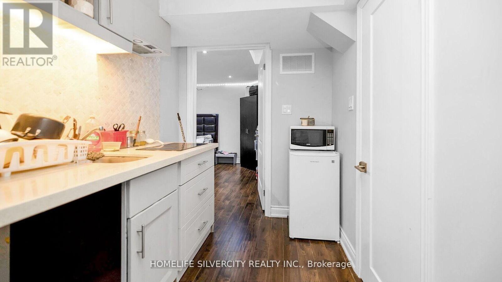 75 Stoneledge Circle, Brampton (Sandringham-Wellington), Ontario  L6R 1G8 - Photo 32 - W12692900