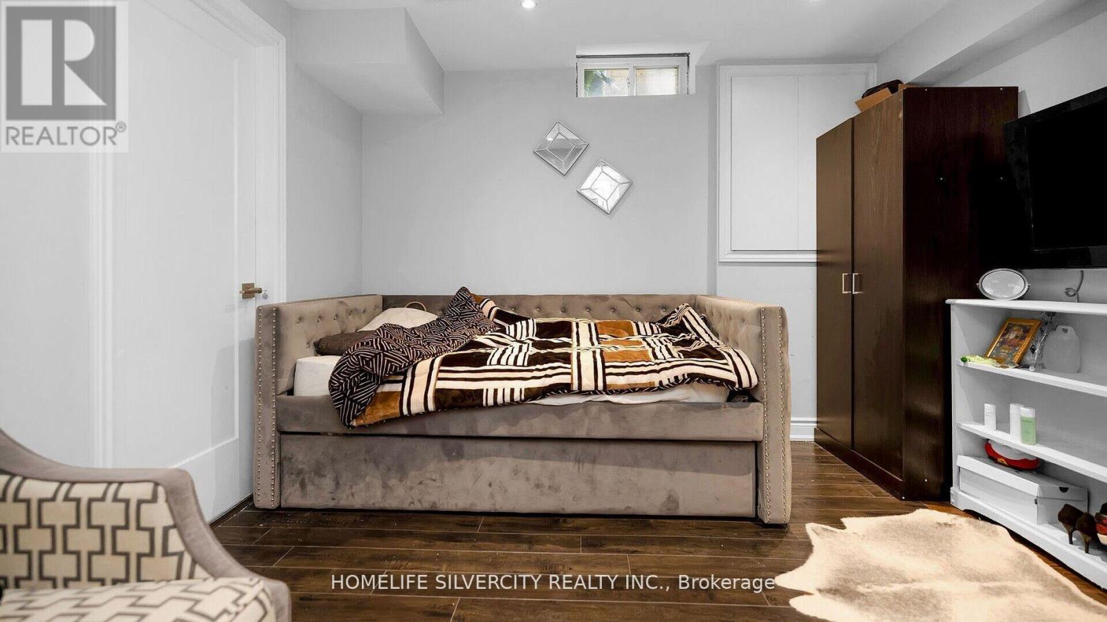 75 Stoneledge Circle, Brampton (Sandringham-Wellington), Ontario  L6R 1G8 - Photo 37 - W12692900