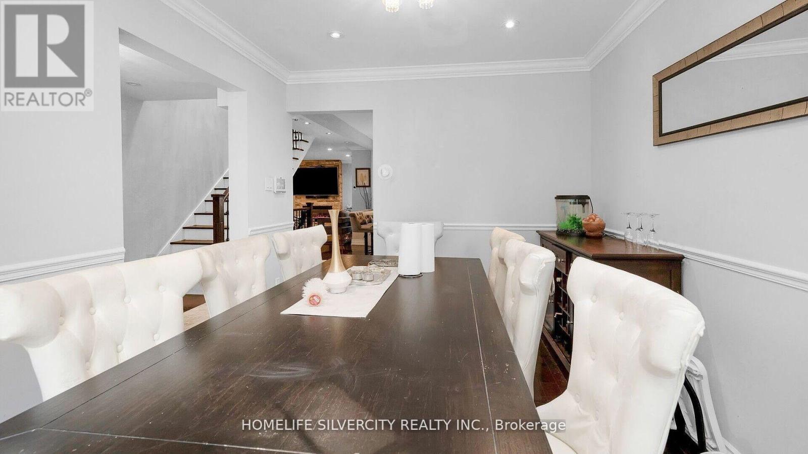 75 Stoneledge Circle, Brampton (Sandringham-Wellington), Ontario  L6R 1G8 - Photo 6 - W12692900