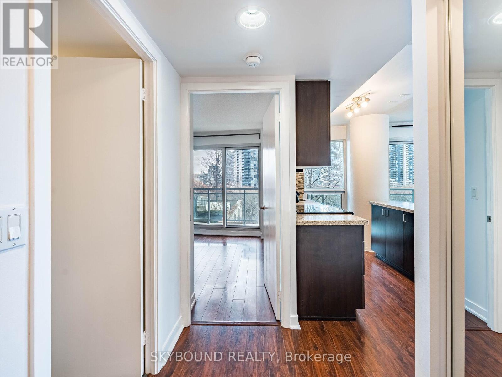 503 - 155 Legion Road N, Toronto, Ontario  M8Y 0A7 - Photo 14 - W12692908