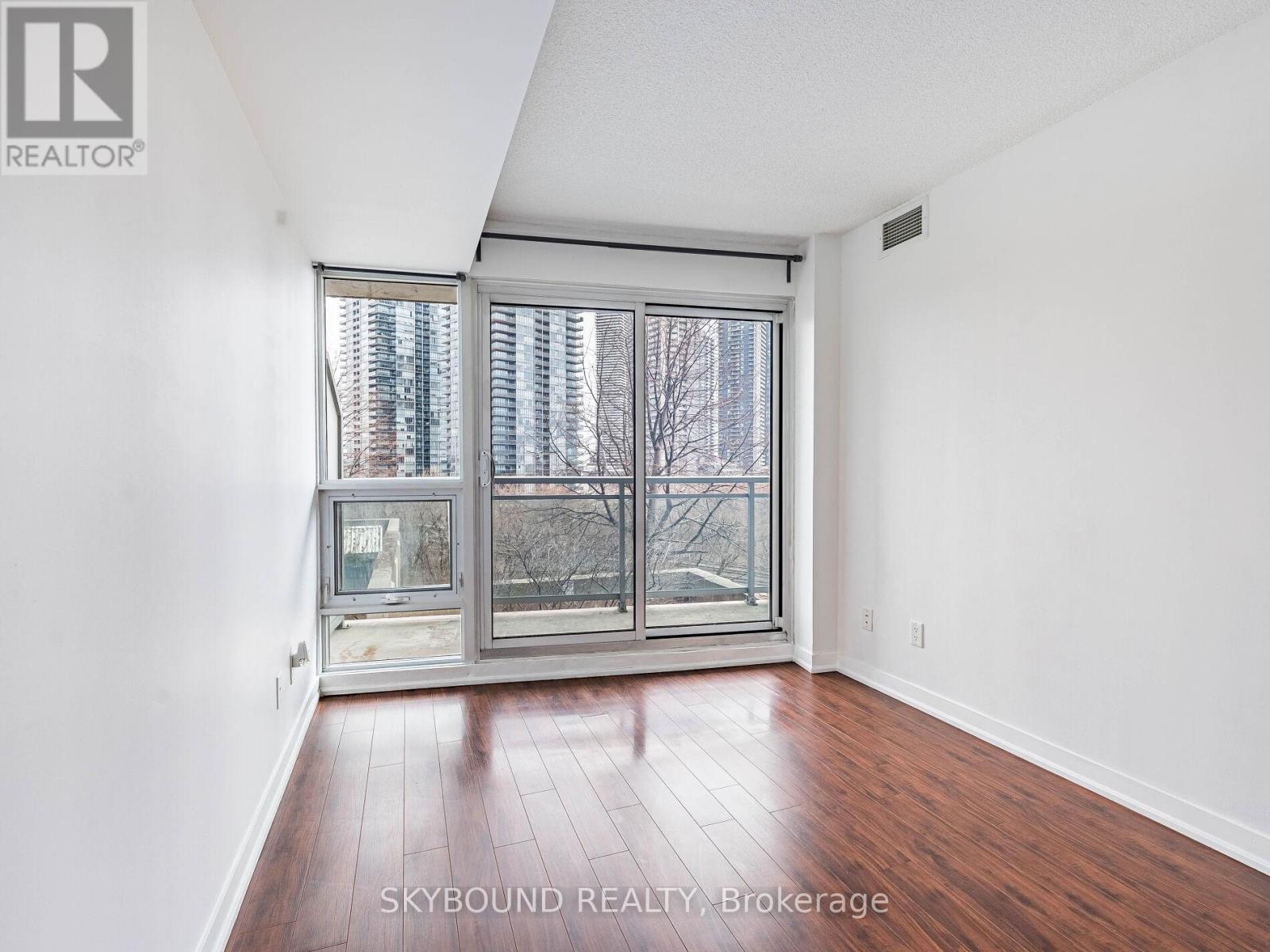 503 - 155 Legion Road N, Toronto, Ontario  M8Y 0A7 - Photo 32 - W12692908