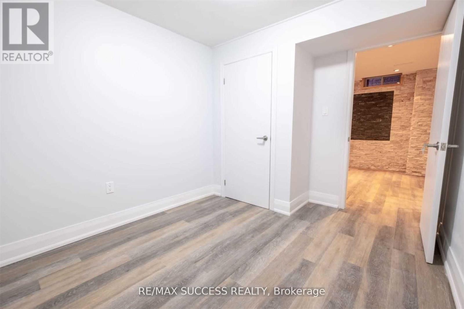 4484 Jenkin Circle, Mississauga, Ontario  L5R 1T8 - Photo 12 - W12692916