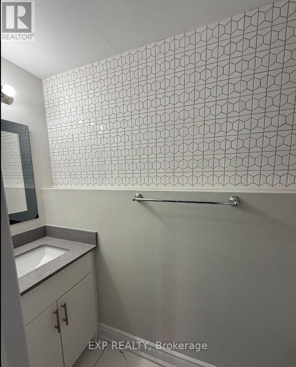 Bsmt - 59 Cambridge Avenue, Orangeville, Ontario  L9W 3M1 - Photo 2 - W12692924