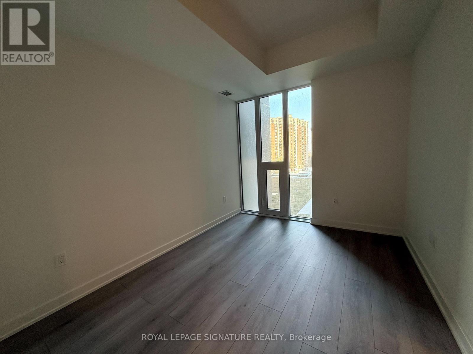 313 - 1 Fairview Road E, Mississauga, Ontario  L5A 4C6 - Photo 11 - W12692946