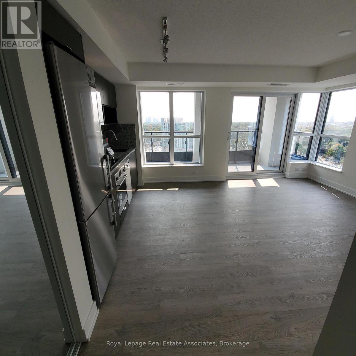 1324 - 9 Mabelle Avenue, Toronto, Ontario  M9A 0E1 - Photo 2 - W12692962