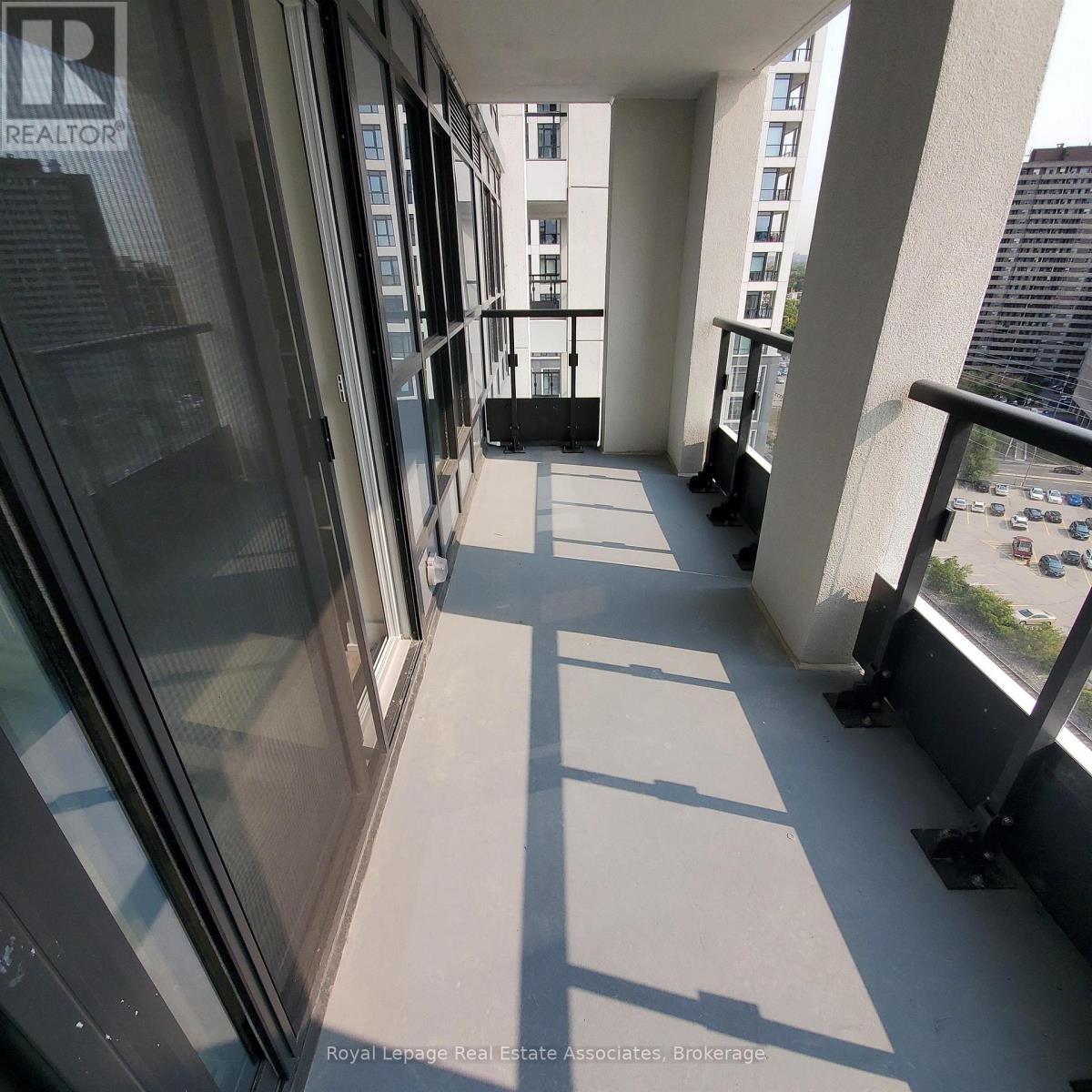 1324 - 9 Mabelle Avenue, Toronto, Ontario  M9A 0E1 - Photo 5 - W12692962