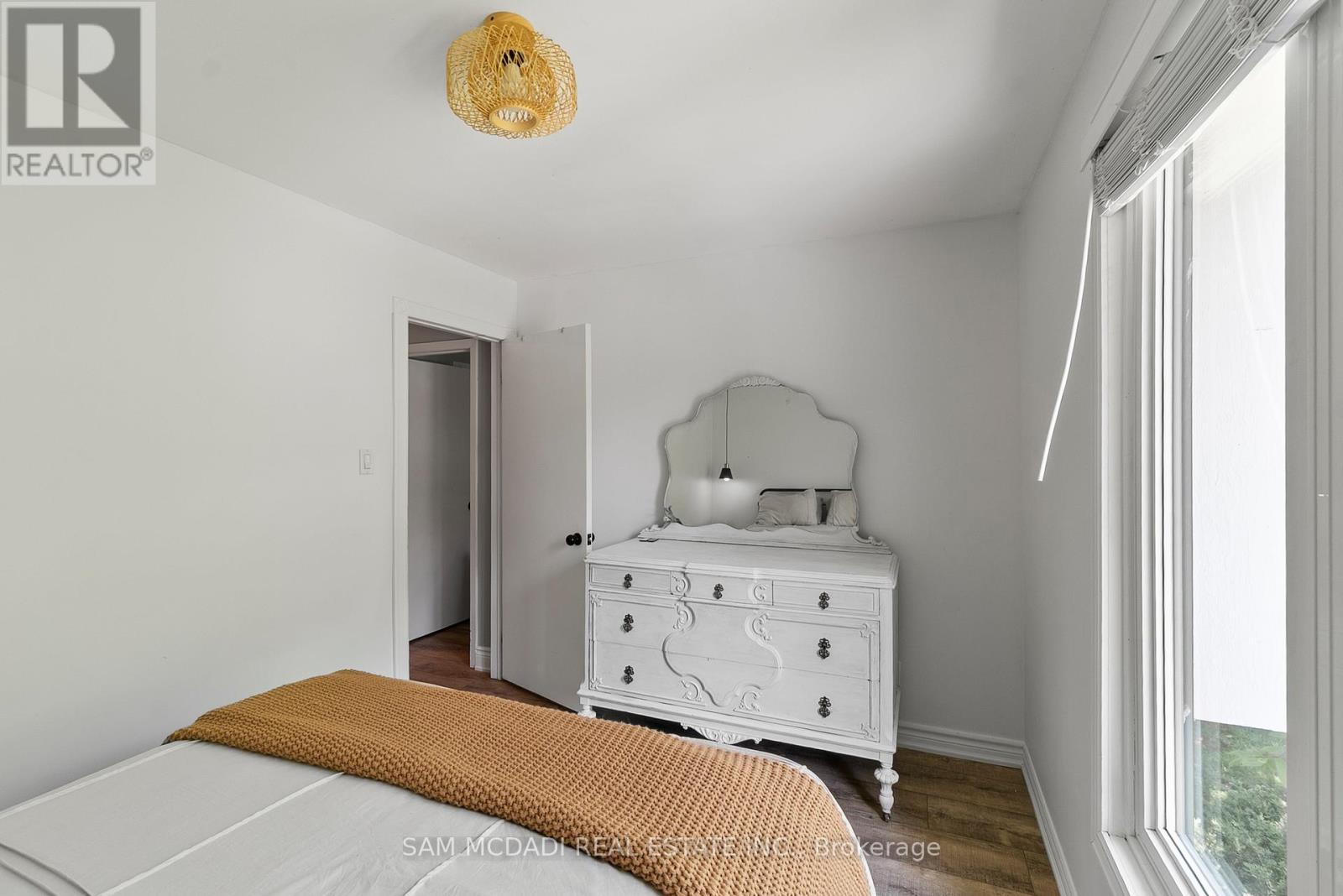 496 Seymour Drive, Oakville, Ontario  L6L 3K1 - Photo 17 - W12692970