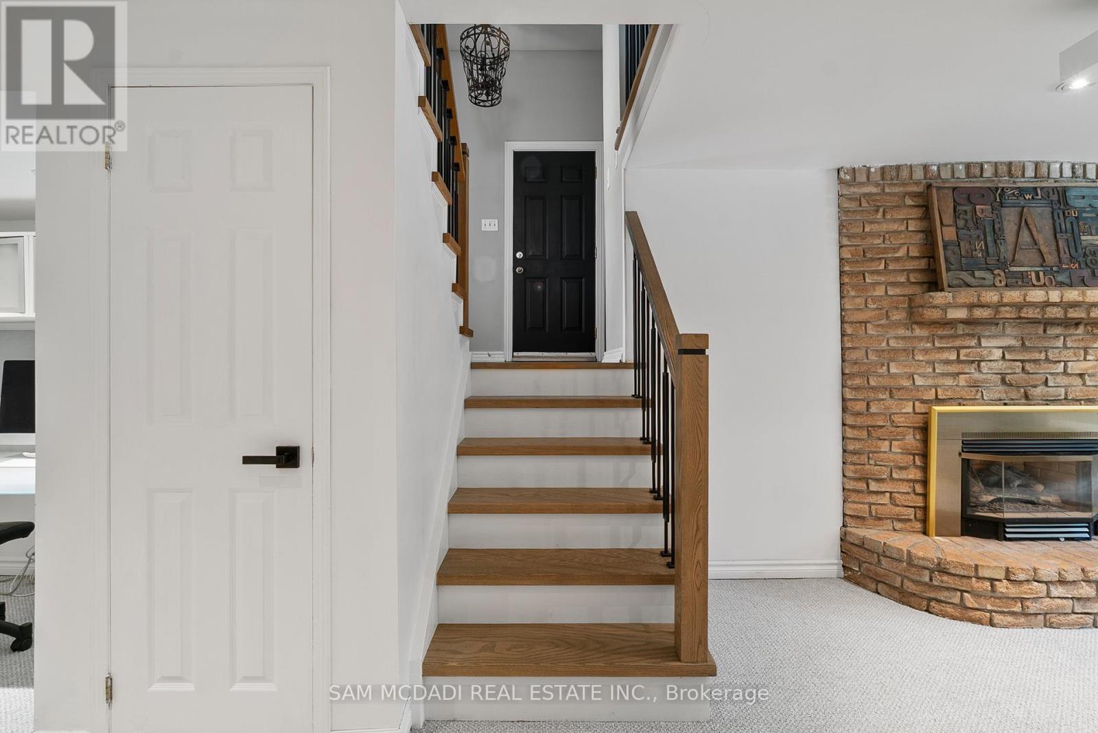 496 Seymour Drive, Oakville, Ontario  L6L 3K1 - Photo 18 - W12692970