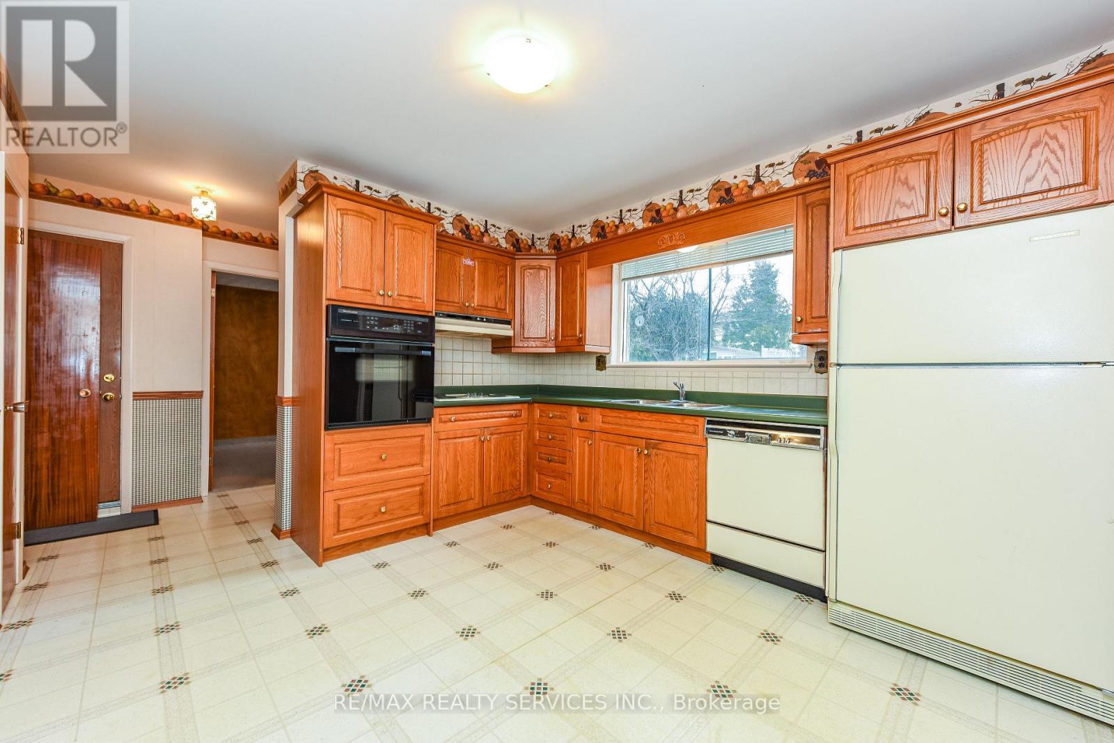 15 Richmond Drive, Brampton, Ontario  L6W 2E7 - Photo 20 - W12692976