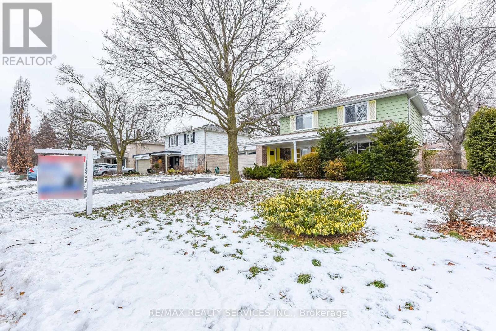 15 Richmond Drive, Brampton, Ontario  L6W 2E7 - Photo 3 - W12692976