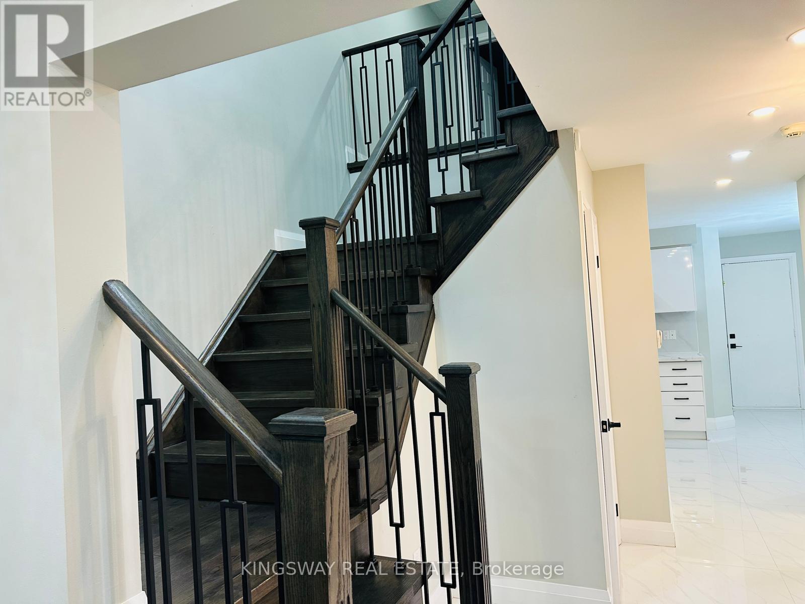 743 Mirage Place, Mississauga, Ontario  L5R 3Y2 - Photo 16 - W12692994