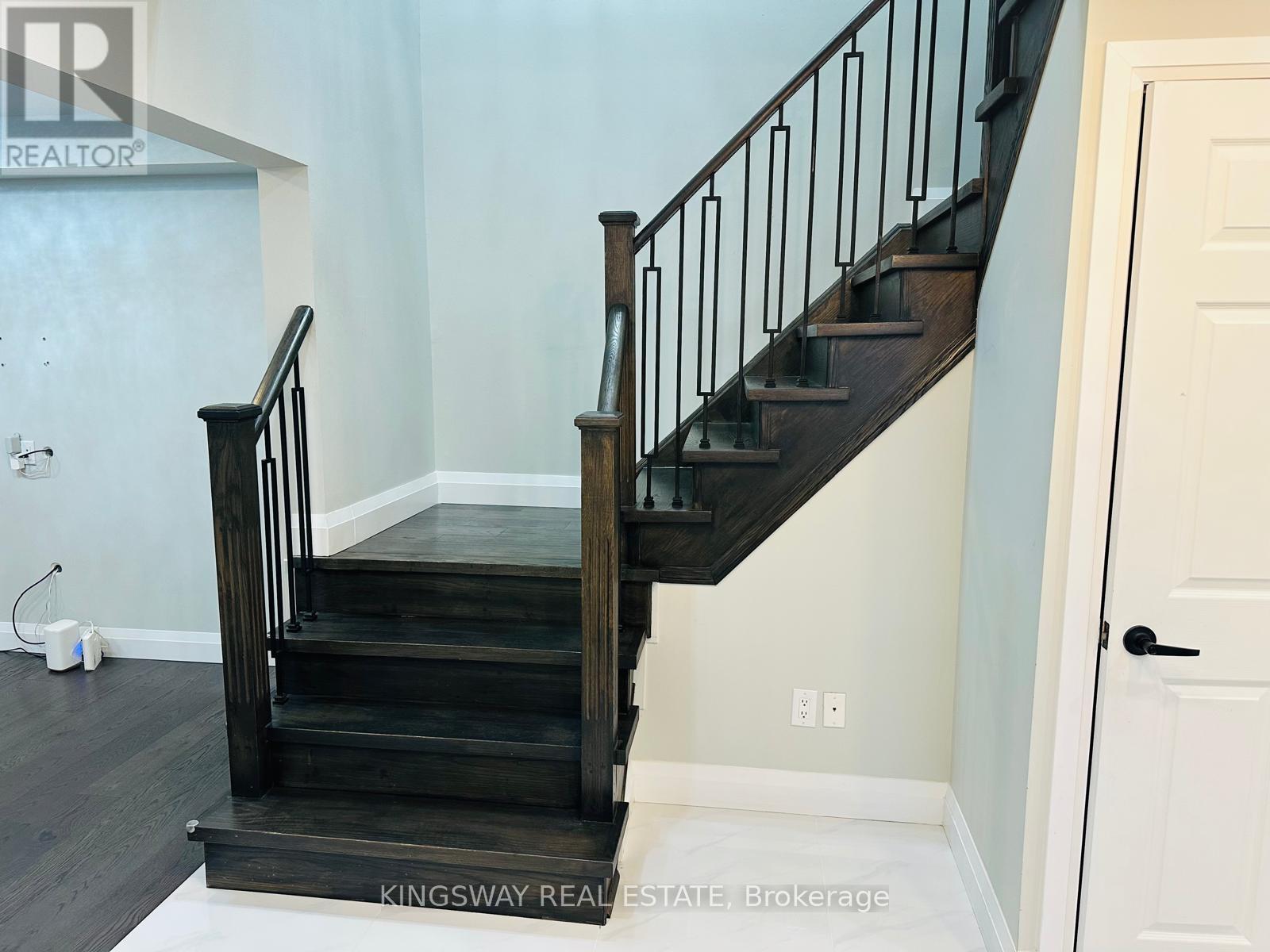 743 Mirage Place, Mississauga, Ontario  L5R 3Y2 - Photo 17 - W12692994