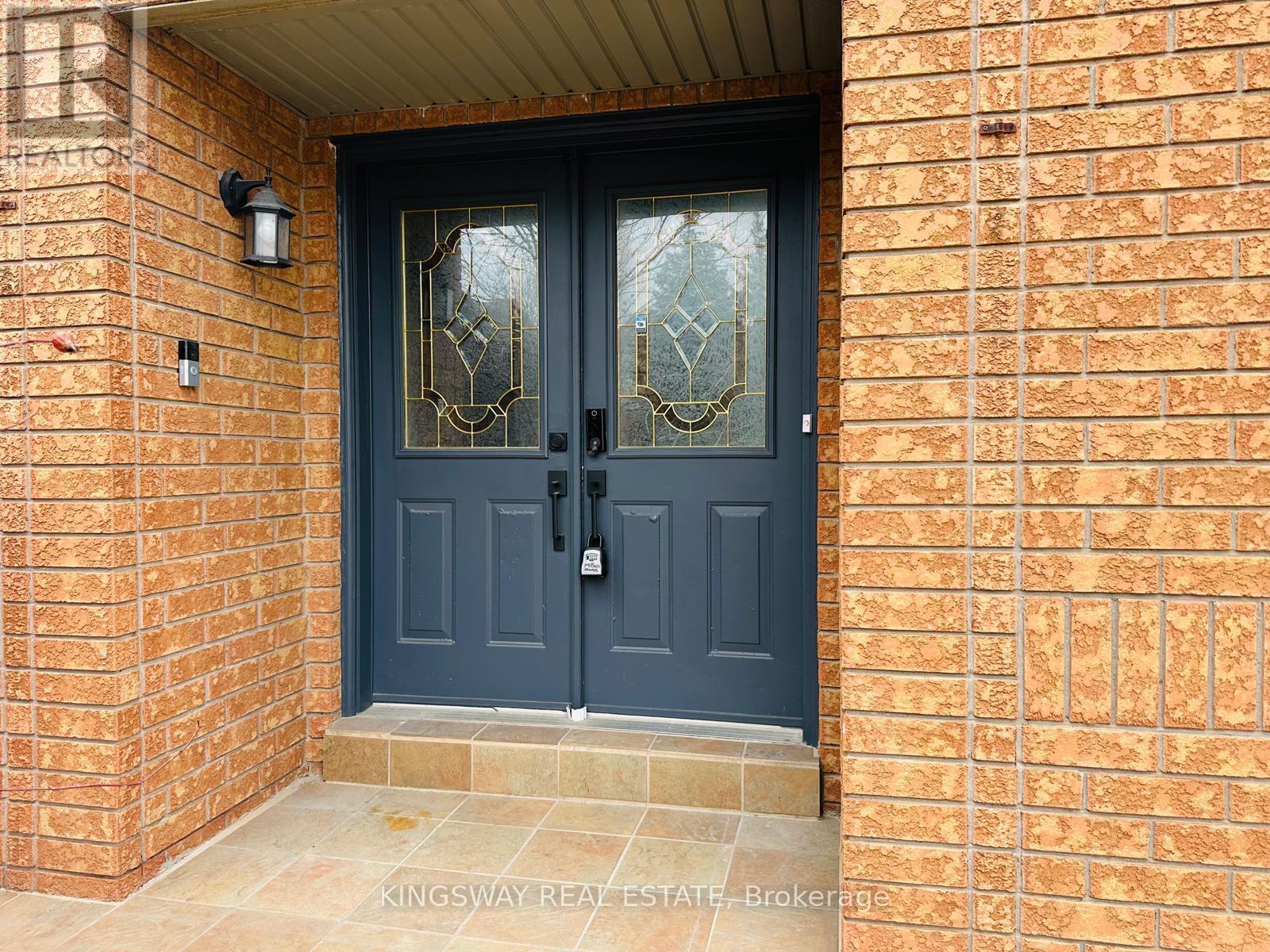 743 Mirage Place, Mississauga, Ontario  L5R 3Y2 - Photo 5 - W12692994