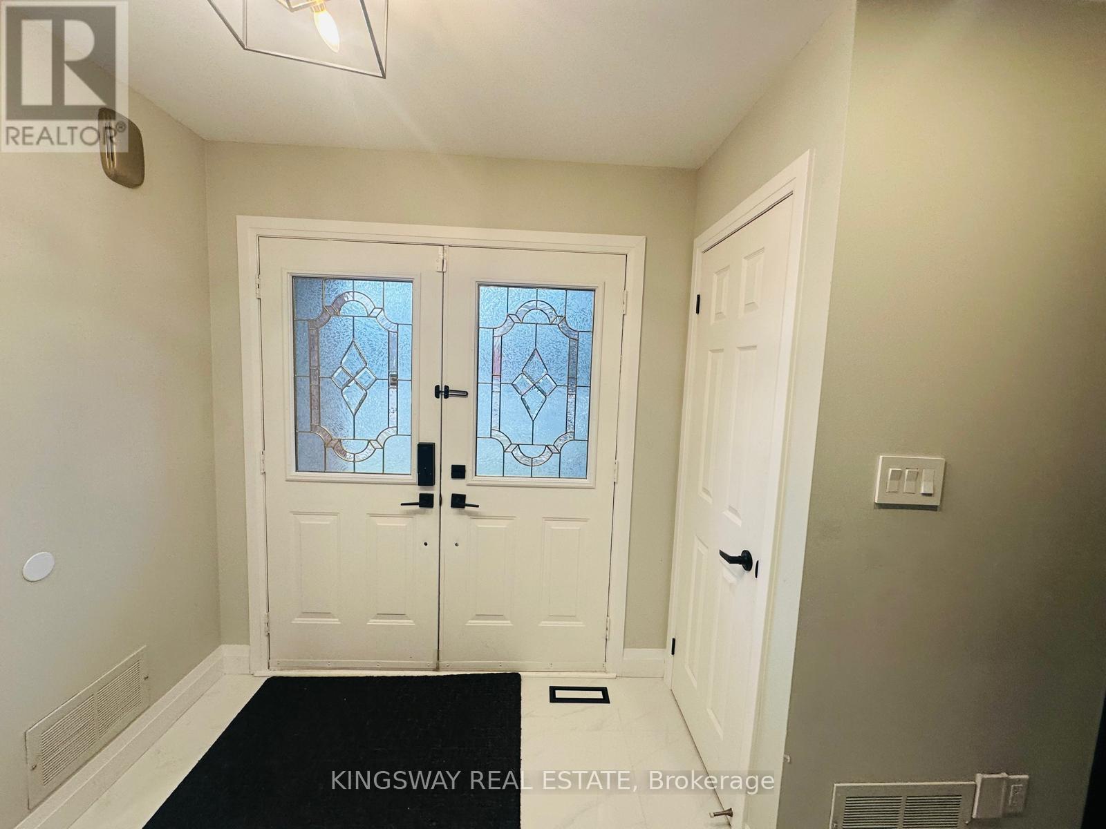 743 Mirage Place, Mississauga, Ontario  L5R 3Y2 - Photo 6 - W12692994