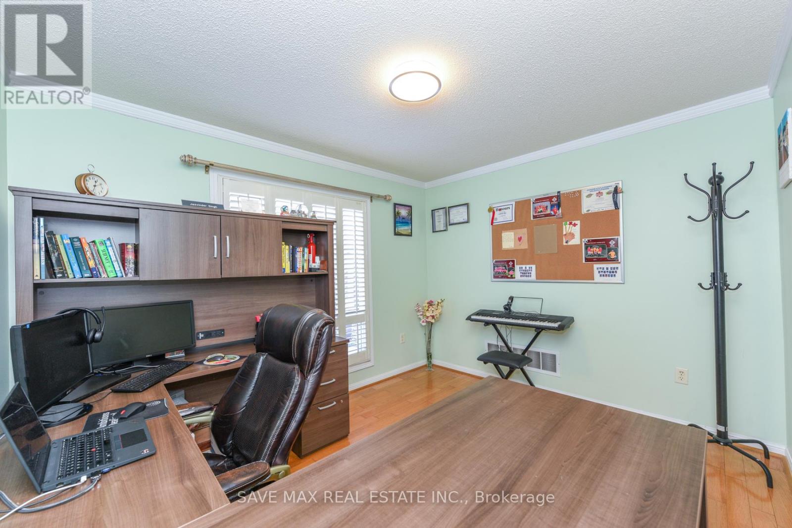 186 Mountainberry Road, Brampton, Ontario  L6R 2L2 - Photo 12 - W12693012