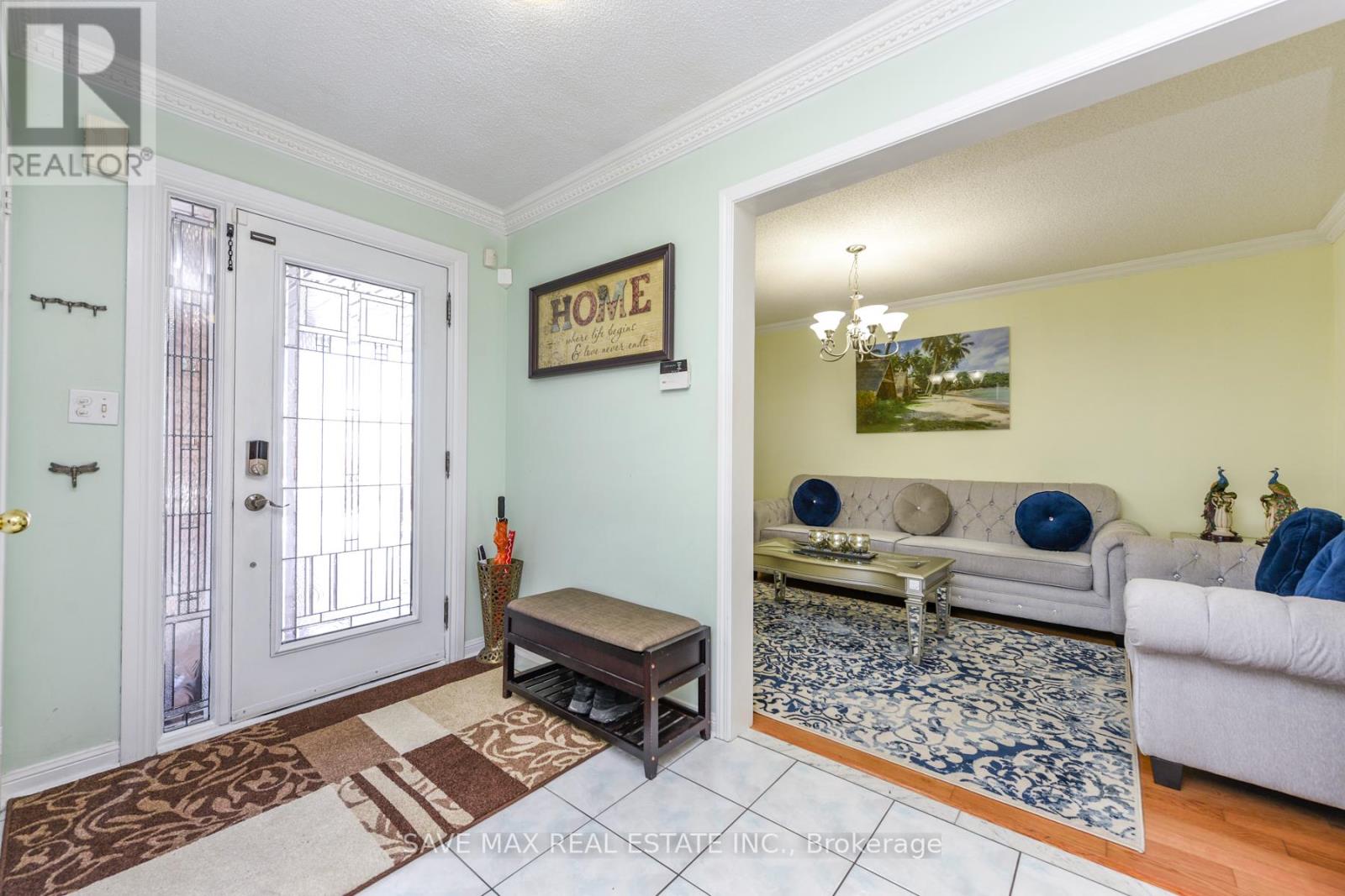 186 Mountainberry Road, Brampton, Ontario  L6R 2L2 - Photo 3 - W12693012