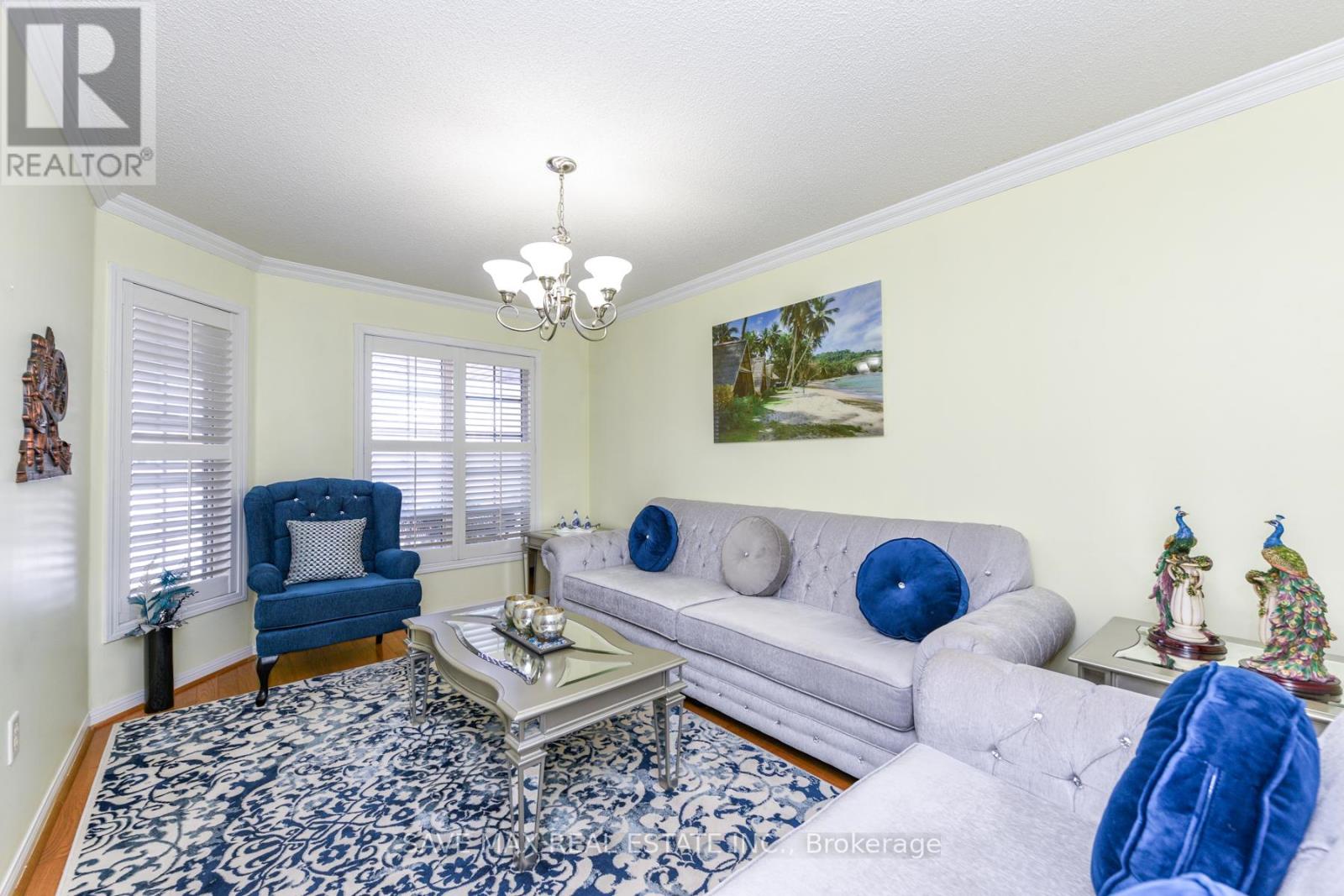 186 Mountainberry Road, Brampton, Ontario  L6R 2L2 - Photo 4 - W12693012