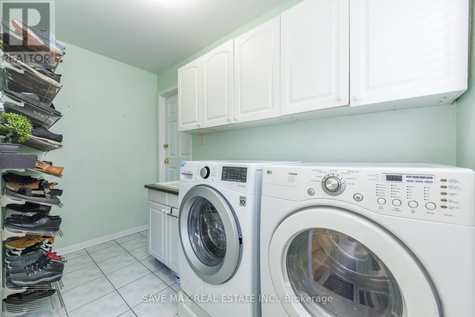 186 Mountainberry Road, Brampton, Ontario  L6R 2L2 - Photo 9 - W12693012