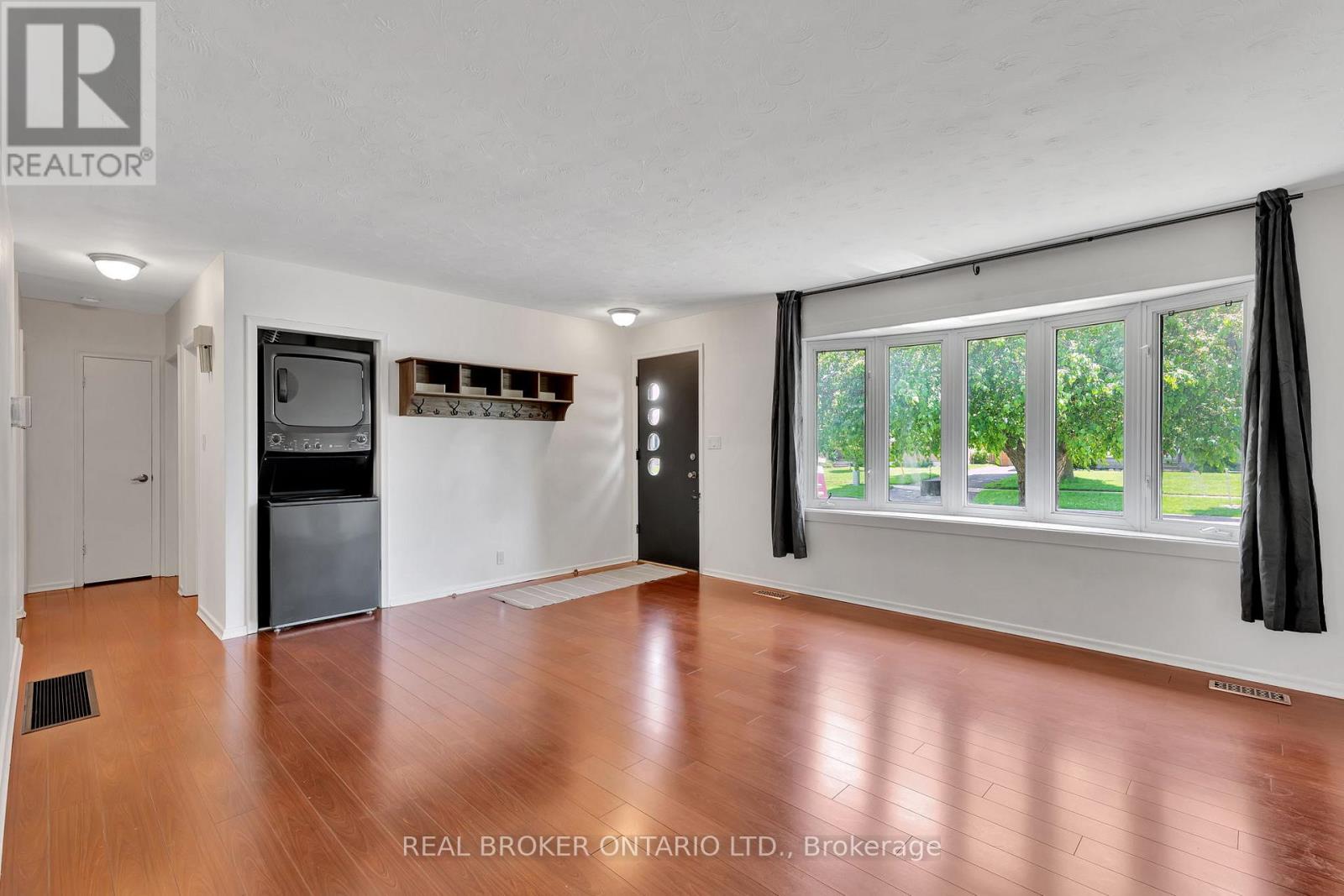 1017 Braeside Street, Woodstock, Ontario  N4S 4T3 - Photo 11 - X12692828