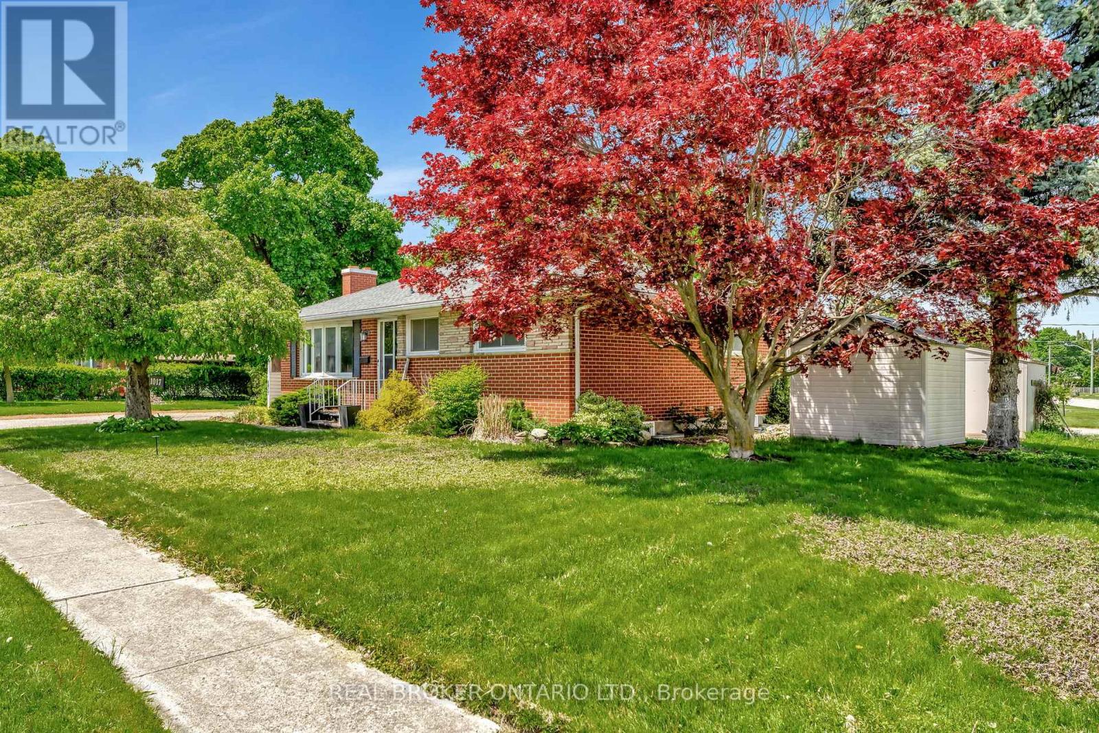 1017 Braeside Street, Woodstock, Ontario  N4S 4T3 - Photo 2 - X12692828