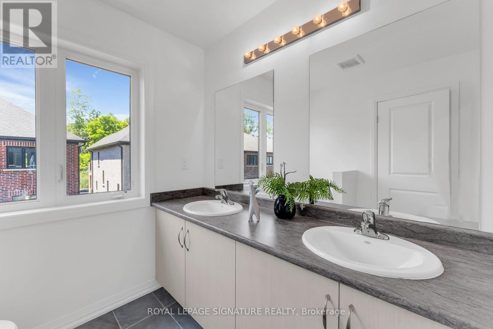 7453 Baycrest Common, Niagara Falls, Ontario  L2G 3L7 - Photo 29 - X12692958