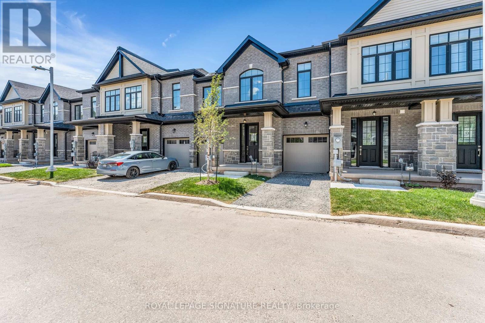 7453 Baycrest Common, Niagara Falls, Ontario  L2G 3L7 - Photo 3 - X12692958