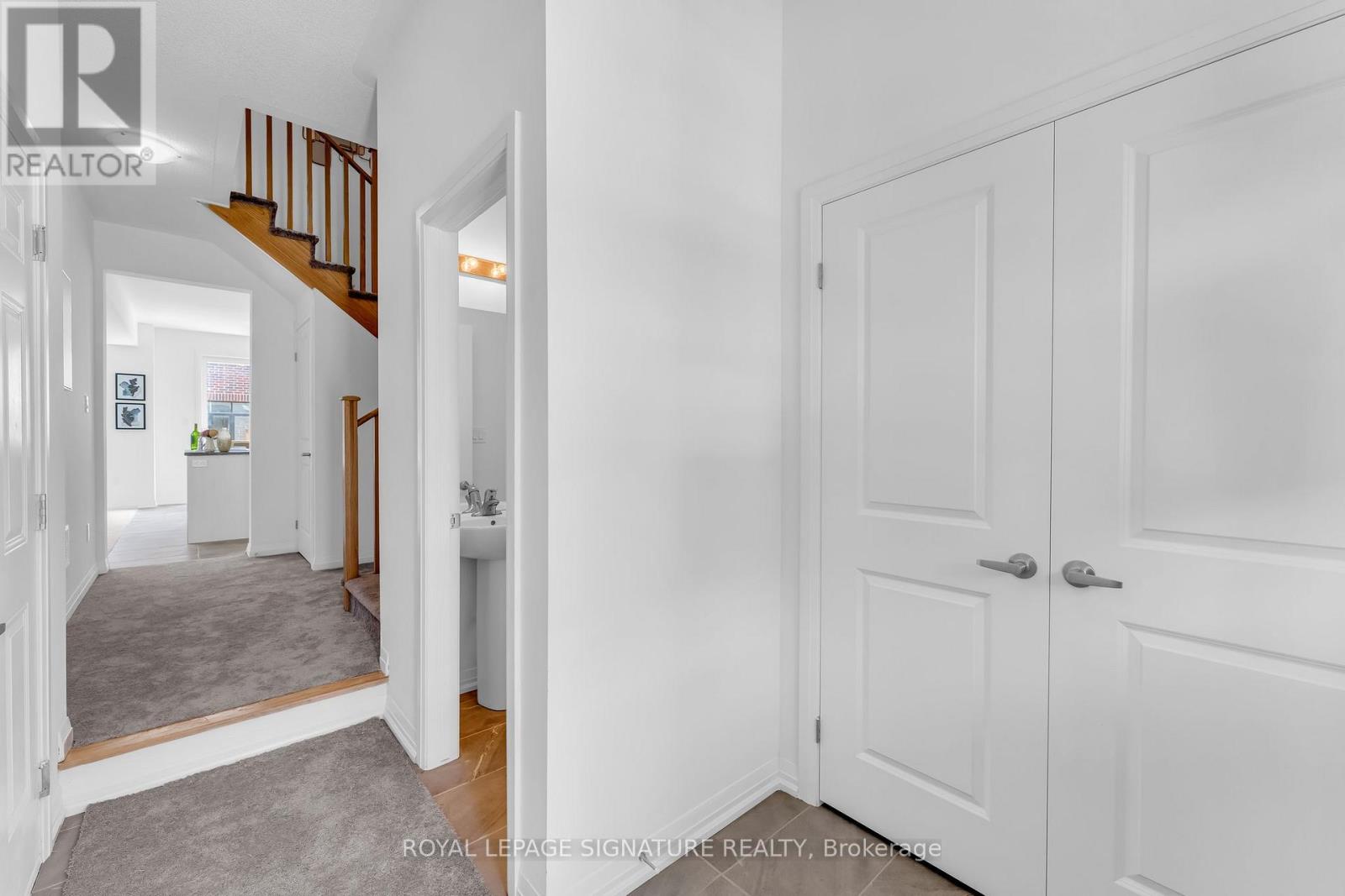 7453 Baycrest Common, Niagara Falls, Ontario  L2G 3L7 - Photo 6 - X12692958