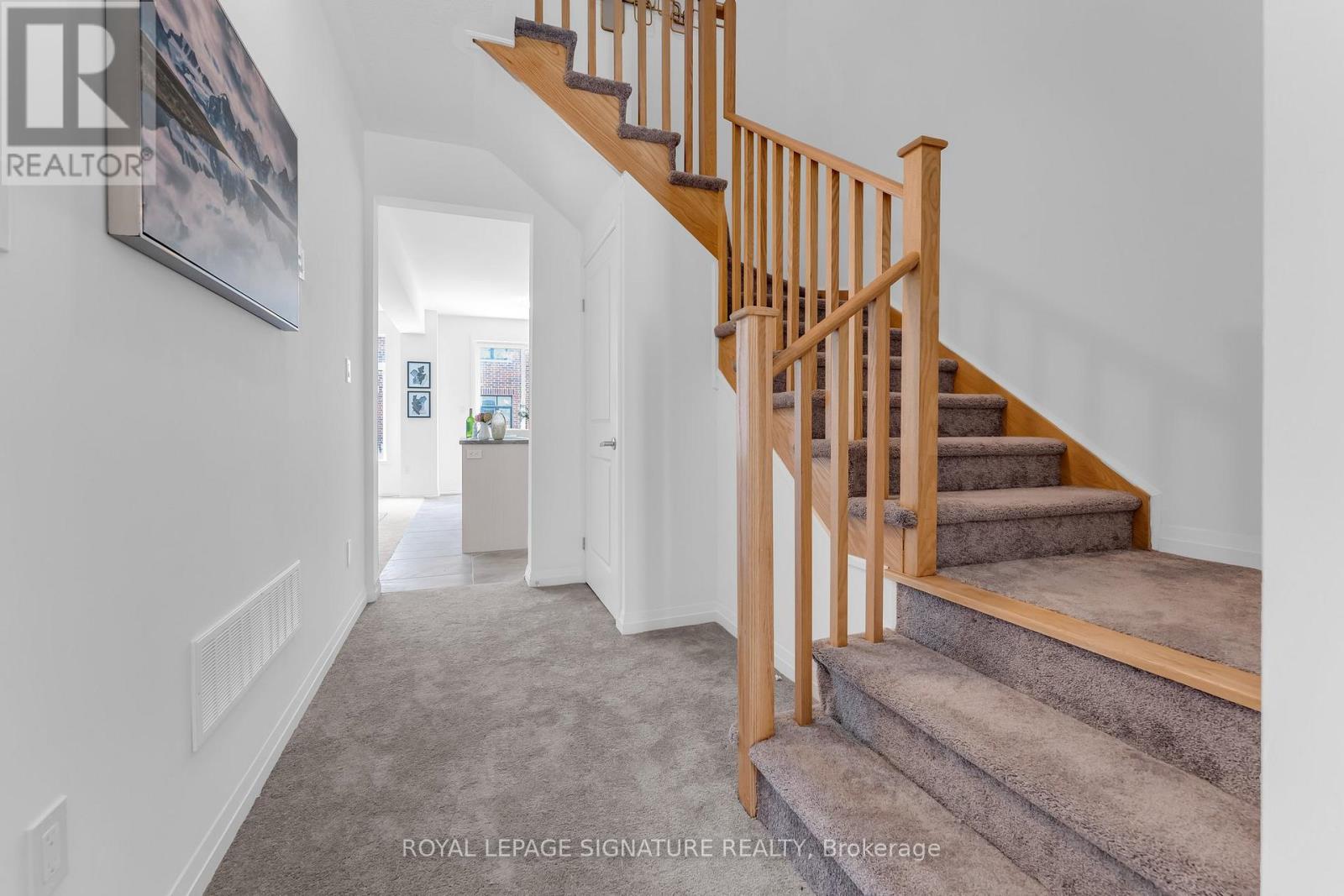 7453 Baycrest Common, Niagara Falls, Ontario  L2G 3L7 - Photo 8 - X12692958