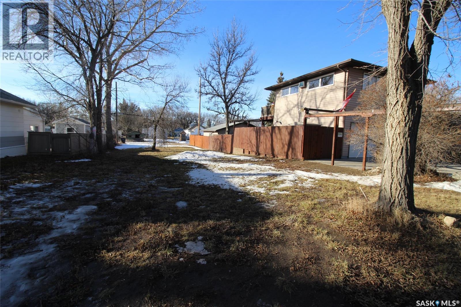 347 4th Street E, Shaunavon, Saskatchewan  S0N 2M0 - Photo 3 - SK026742