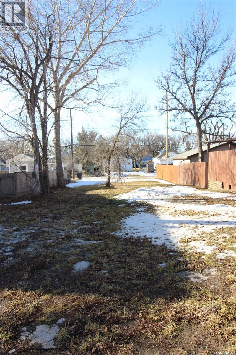 347 4th Street E, Shaunavon, Saskatchewan  S0N 2M0 - Photo 4 - SK026742