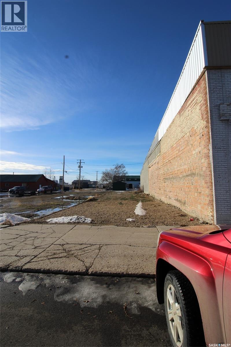 265 Centre Street, Shaunavon, Saskatchewan  S0N 2M0 - Photo 5 - SK026738