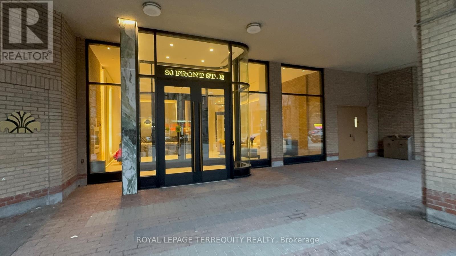 310 - 80 Front Street E, Toronto, Ontario  M5E 1T4 - Photo 2 - C12674290