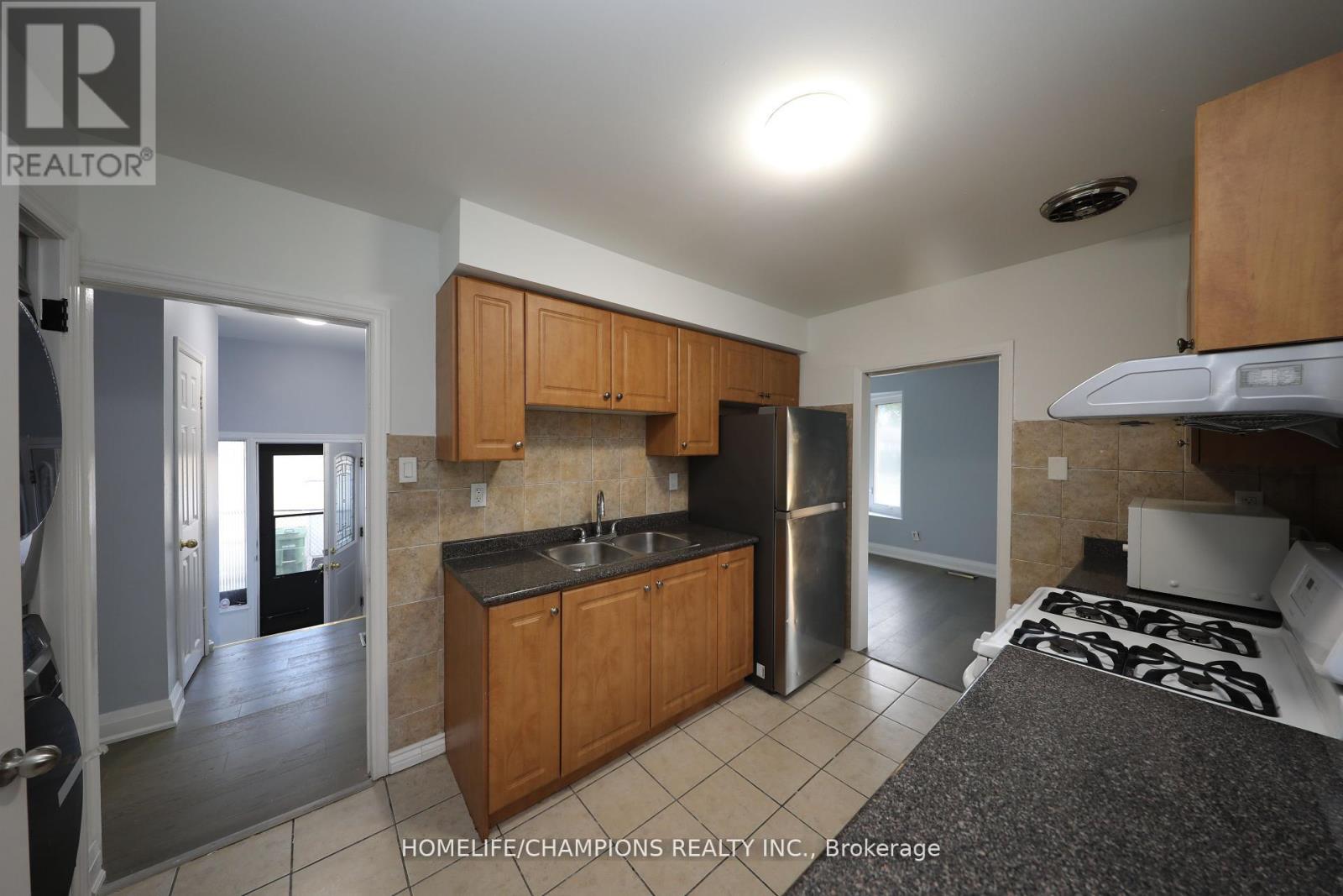 Main - 9 Stoney Creek Drive, Toronto, Ontario  M1E 3L2 - Photo 4 - E12692344