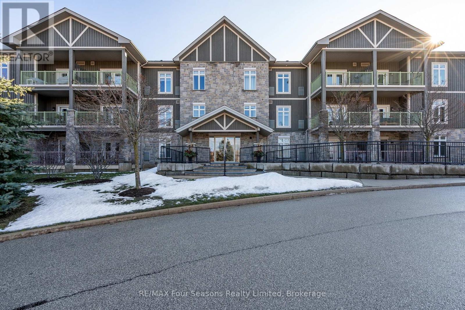 305 - 27 Beaver Street S, Blue Mountains, Ontario  N0H 1J0 - Photo 1 - X12693072