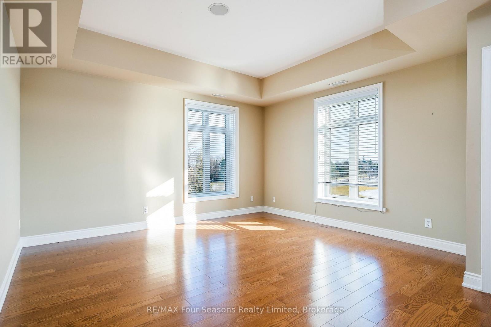 305 - 27 Beaver Street S, Blue Mountains, Ontario  N0H 1J0 - Photo 18 - X12693072