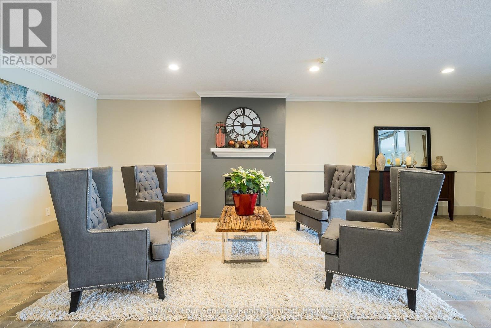 305 - 27 Beaver Street S, Blue Mountains, Ontario  N0H 1J0 - Photo 5 - X12693072