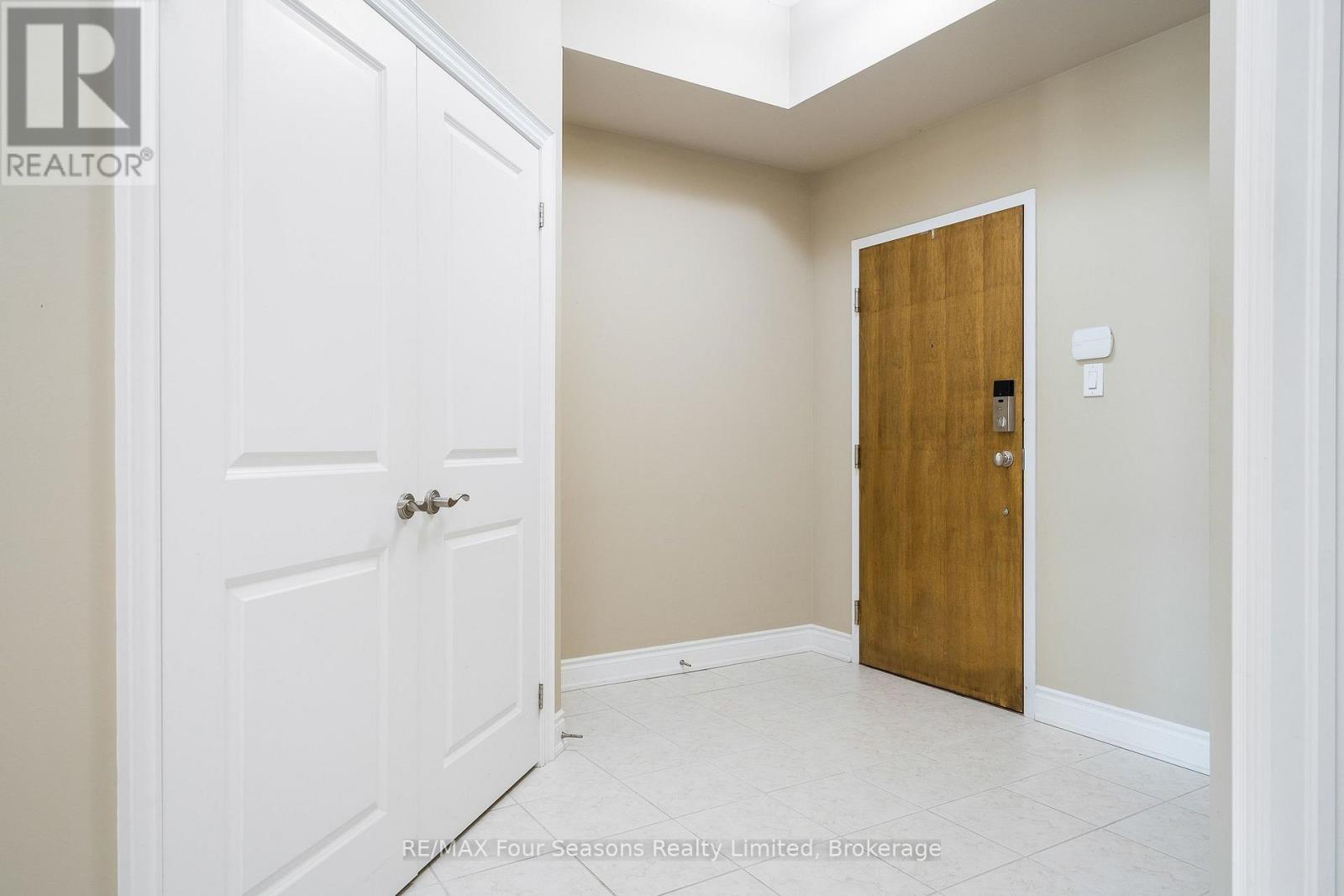 305 - 27 Beaver Street S, Blue Mountains, Ontario  N0H 1J0 - Photo 8 - X12693072