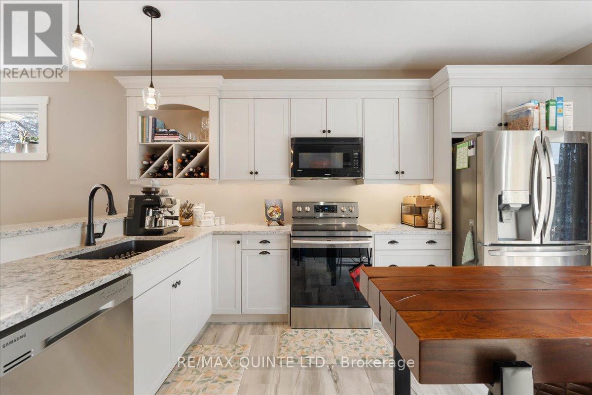 564 Sidney Street, Belleville, Ontario  K8P 4A2 - Photo 17 - X12693070