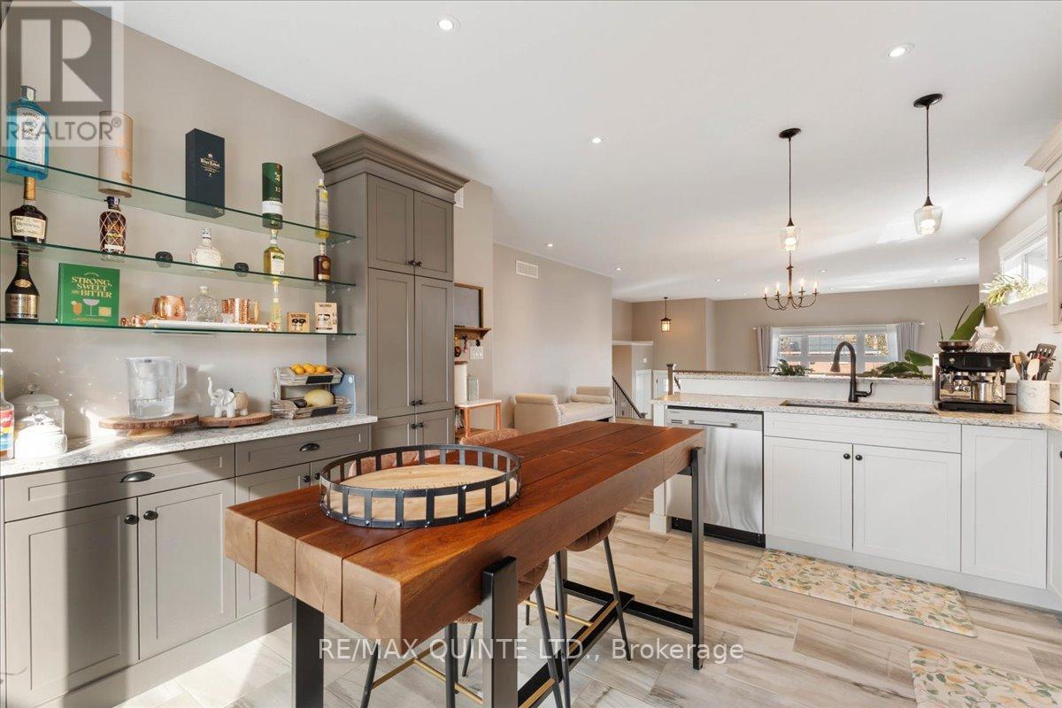 564 Sidney Street, Belleville, Ontario  K8P 4A2 - Photo 22 - X12693070