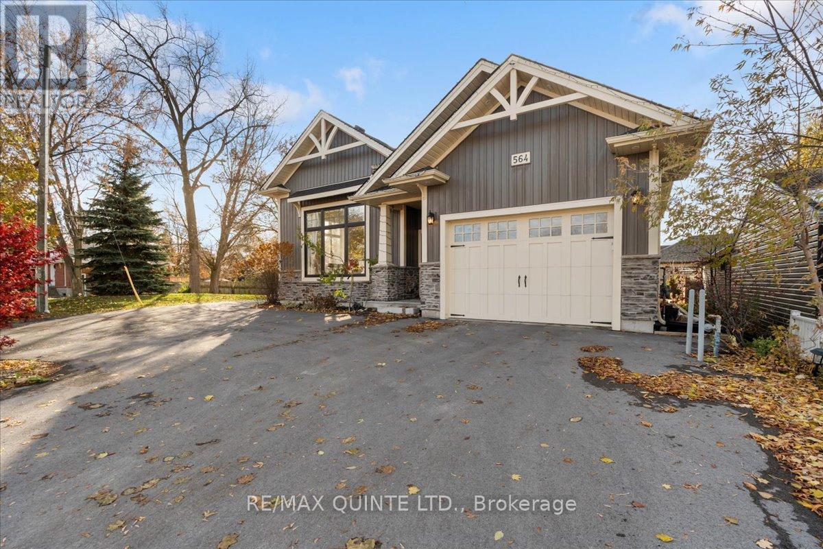 564 Sidney Street, Belleville, Ontario  K8P 4A2 - Photo 3 - X12693070