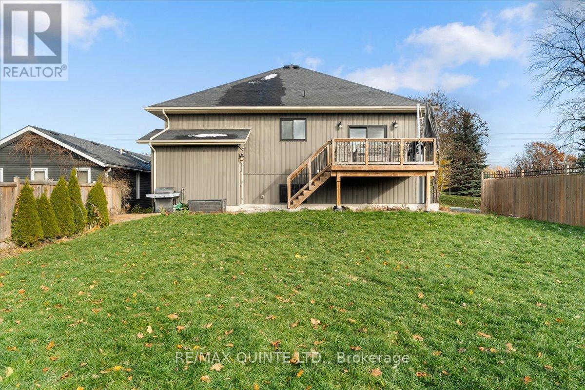 564 Sidney Street, Belleville, Ontario  K8P 4A2 - Photo 36 - X12693070