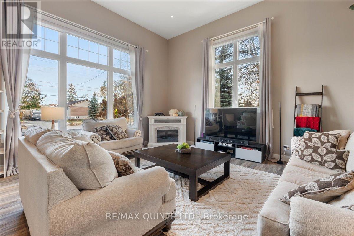 564 Sidney Street, Belleville, Ontario  K8P 4A2 - Photo 8 - X12693070