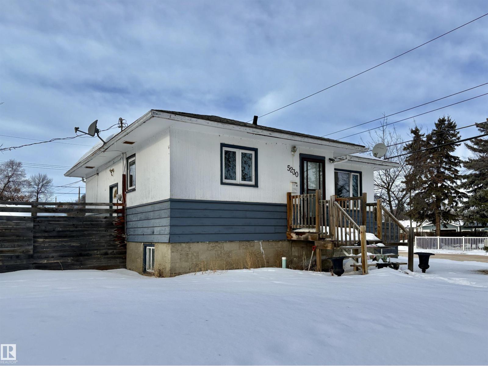 5230 50 St, Camrose, Alberta  T4V 1R5 - Photo 2 - E4469867