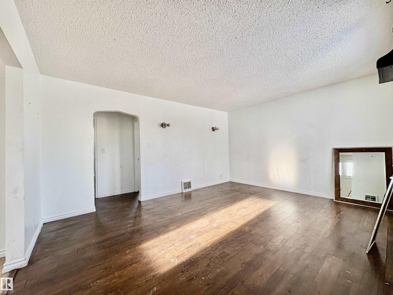 5230 50 St, Camrose, Alberta  T4V 1R5 - Photo 12 - E4469867