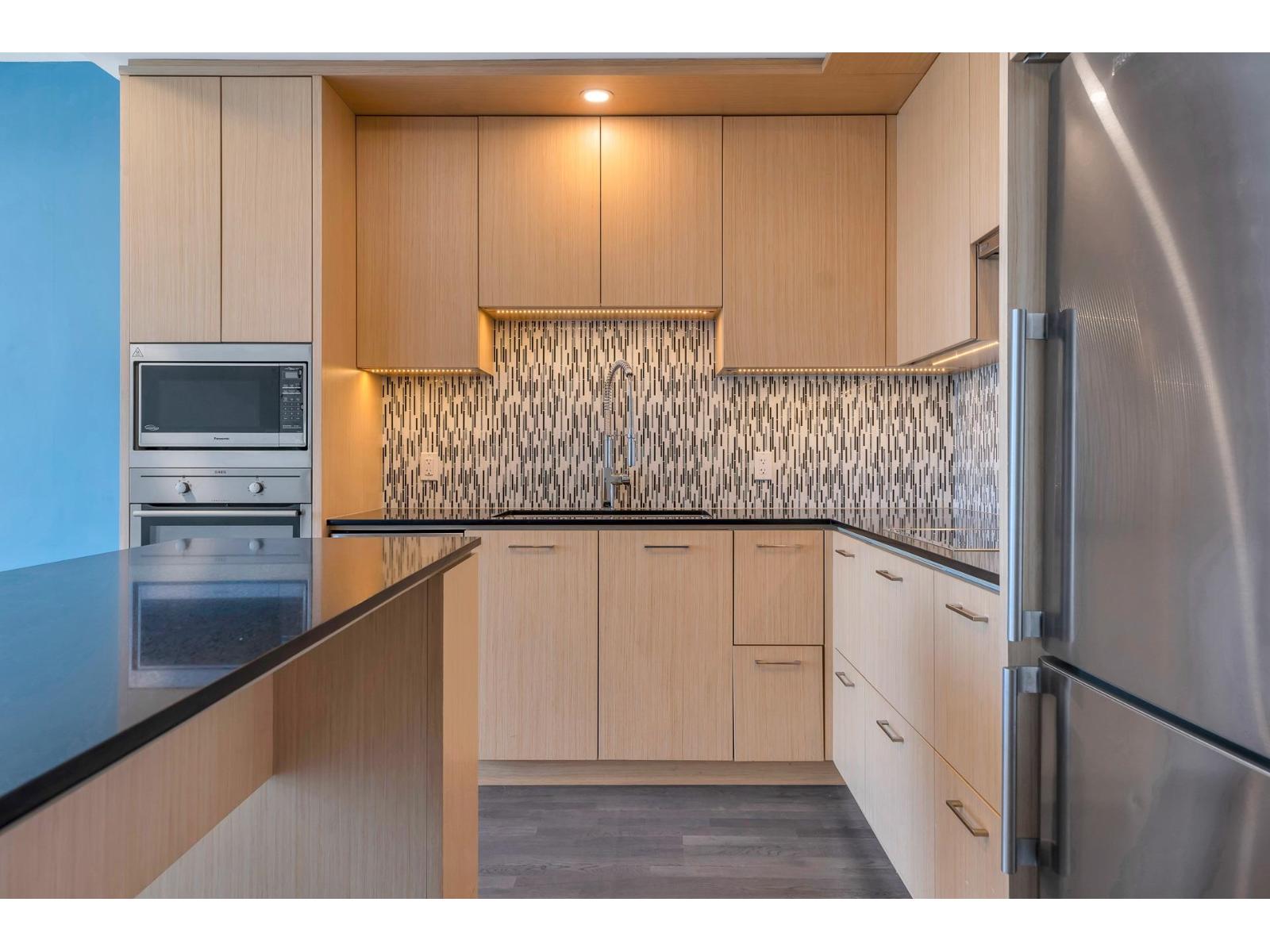 1607 13495 Central Avenue, Surrey, British Columbia  V3T 0K2 - Photo 4 - R3068218