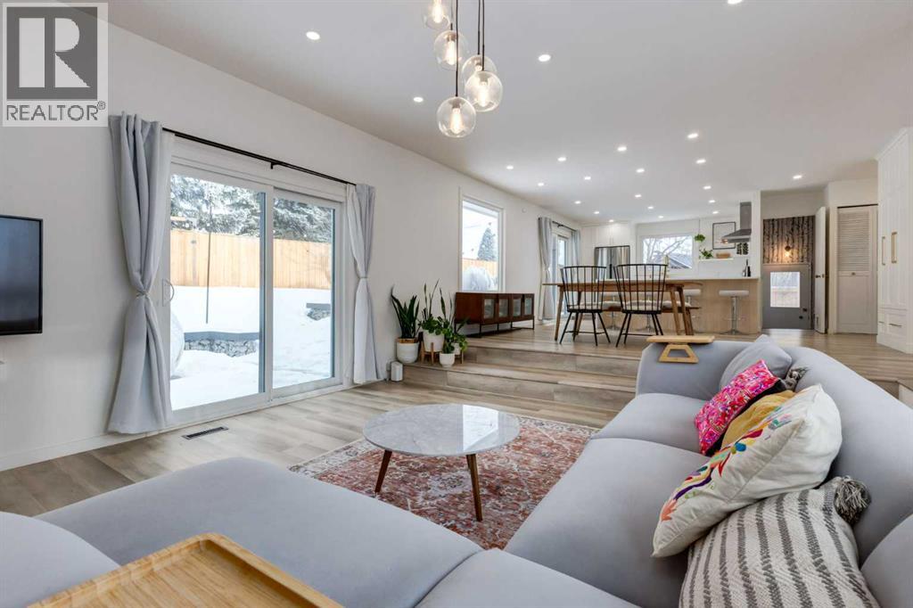 820 Cantrell Place Sw, Calgary, Alberta  T2W 2C3 - Photo 8 - A2278405