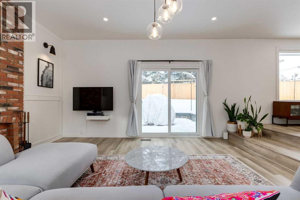 820 Cantrell Place Sw, Calgary, Alberta  T2W 2C3 - Photo 9 - A2278405